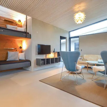 2 Bedroom Amazing In Holiday home