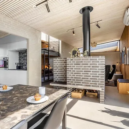 Hébergement de vacances Two-bedroom In *